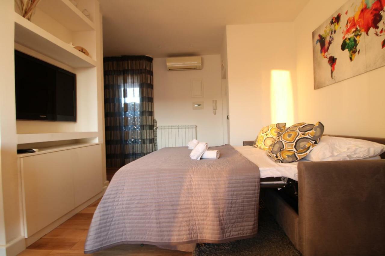Suite Delicia Apartment - Appartamento Con Terrazza Неаполь Экстерьер фото