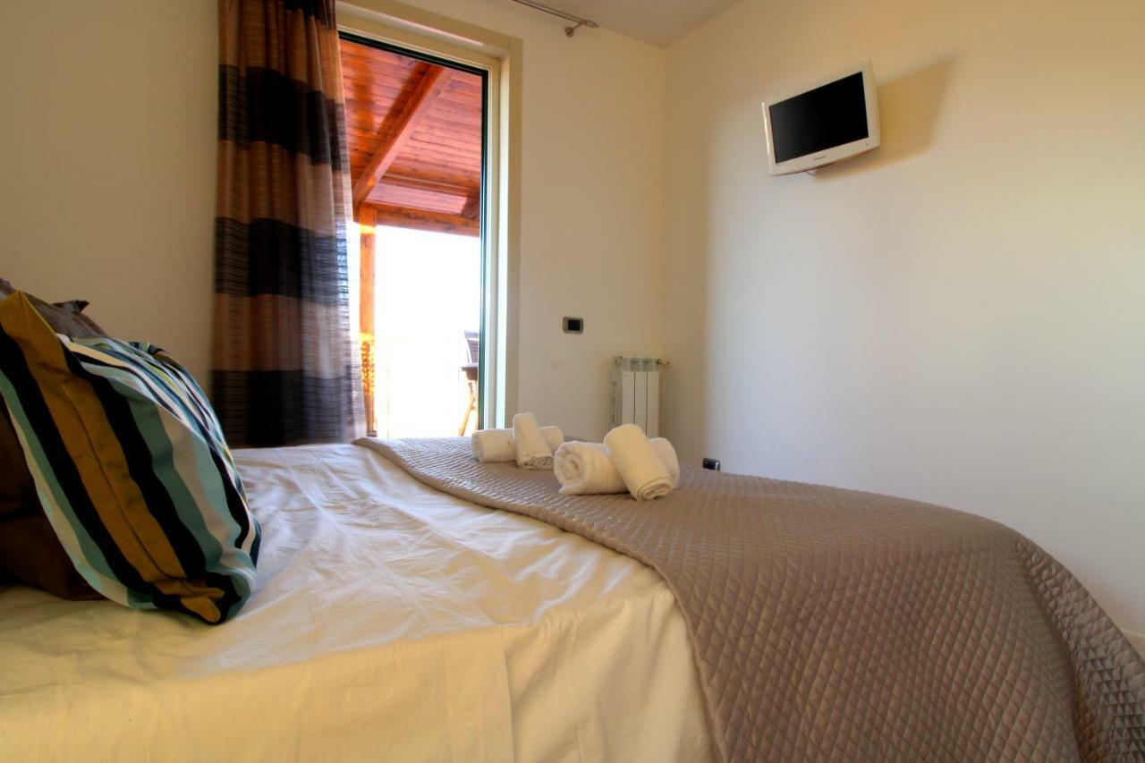 Suite Delicia Apartment - Appartamento Con Terrazza Неаполь Экстерьер фото